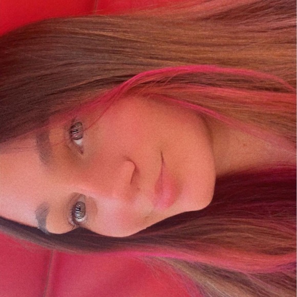 Meet your Posher, Seleyne - Picture 2 of 2